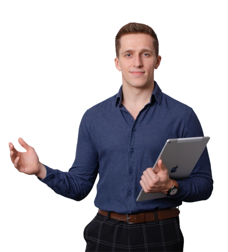 CEO DigiDraft trzymający tablet.